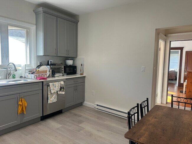 100 W Adams St unit 2, Somerville, MA 02144 - photo 3