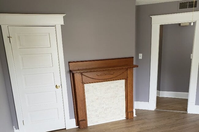 1152 N Columbus St unit 2, Lancaster, OH 43130 - photo 5