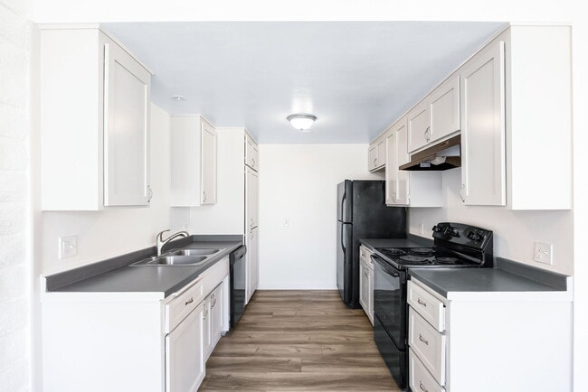 Fairway Apartments, Yucca Valley, CA 92284 - photo 3