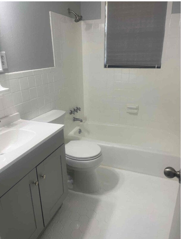 1914 St James Dr unit 4, Memphis, TN 38116 - photo 2