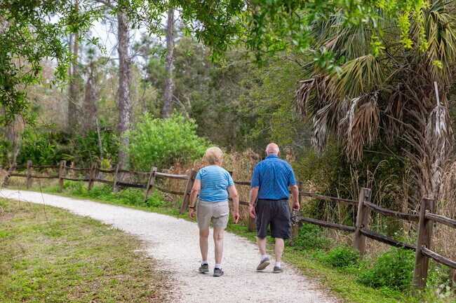 Nature trails at Prairie Pines Preserve are a favorite for Jacaranda residents.