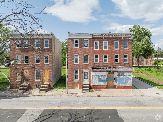 Poppleton has some areas that are in disrepair, waiting for the right owners to rehab lots.