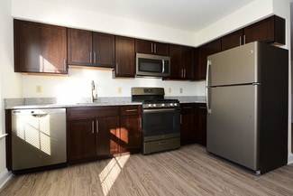 40 Pike Run Rd, Belle Mead, NJ 08502