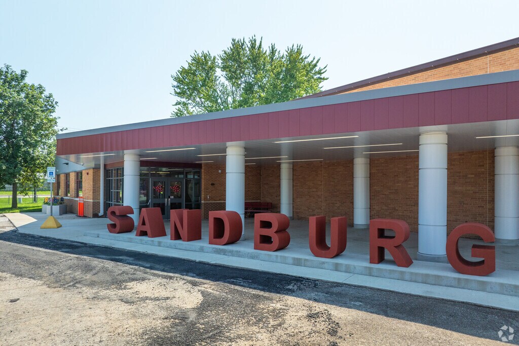 Sandburg Elementary School is located in Springfield, IL.
