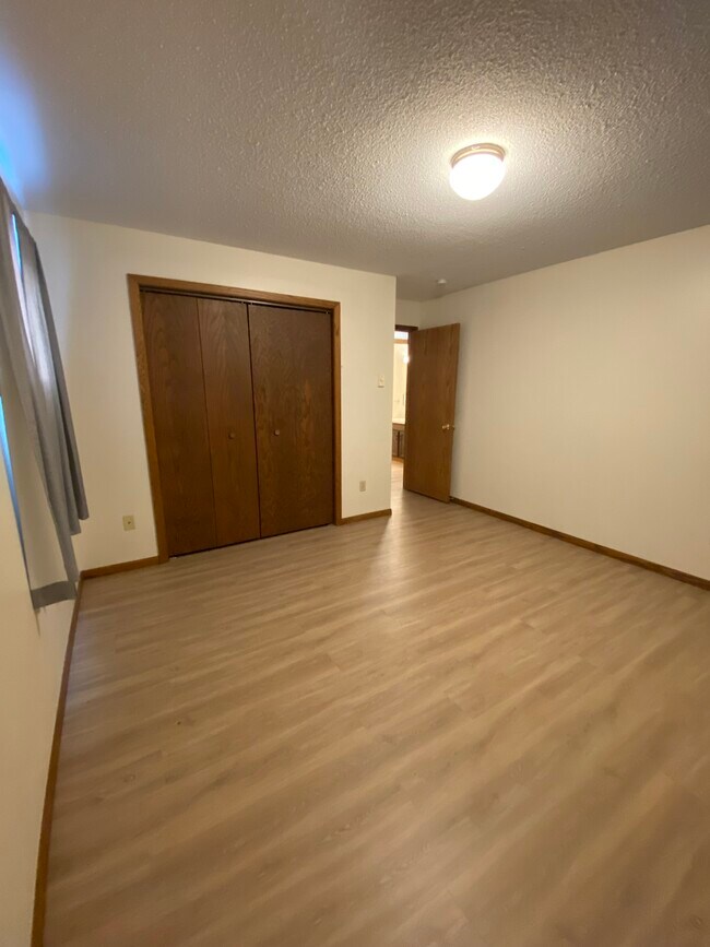 521 Kerry Dr unit 101, Winona, MN 55987 - photo 7