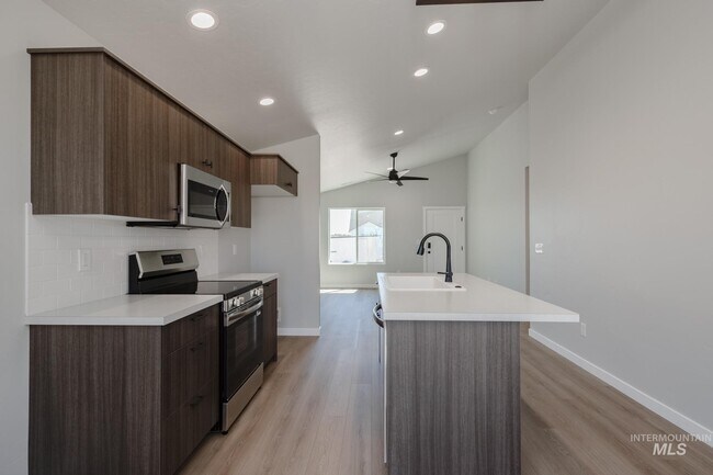 19288 Schooner Ave, Caldwell, ID 83605 - photo 5