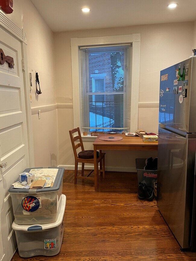 4 Garden Ct unit 5C, Boston, MA 02113 - photo 2