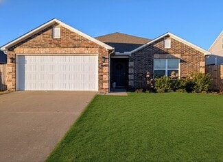 1640 Forest Dr, Centerton, AR 72719