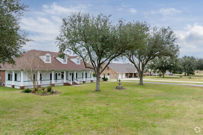 Crescent is full of various home styles that are perfect for many different budgets.