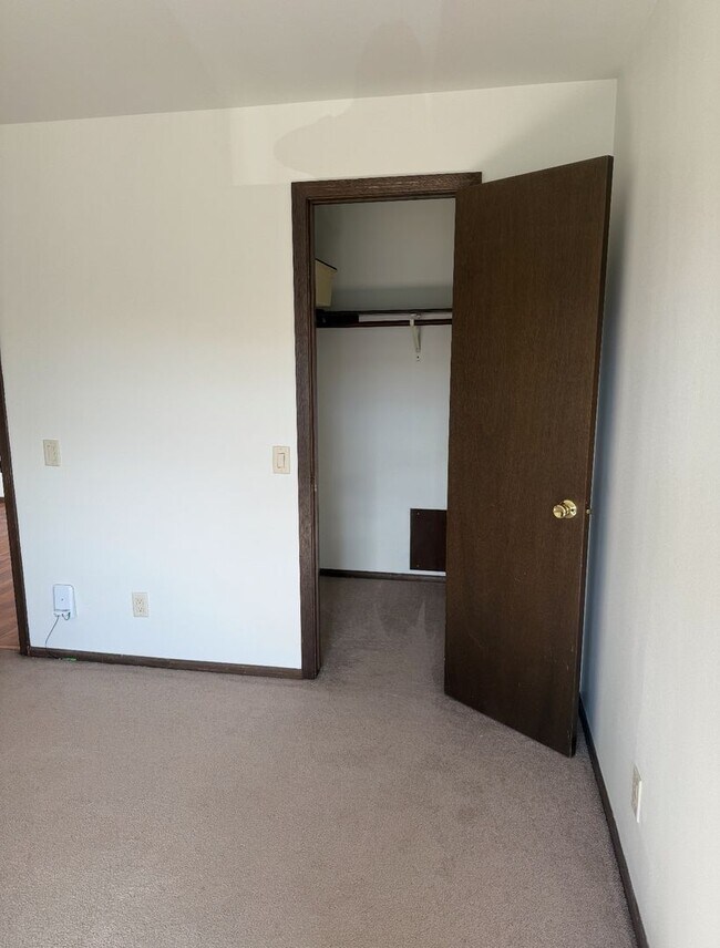 Dale Street Apartments, McFarland, WI 53558 - photo 4