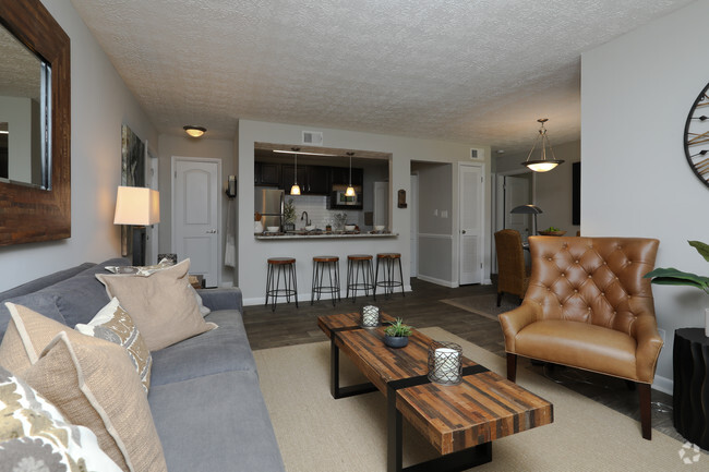 1BR, 1BA - 810SF