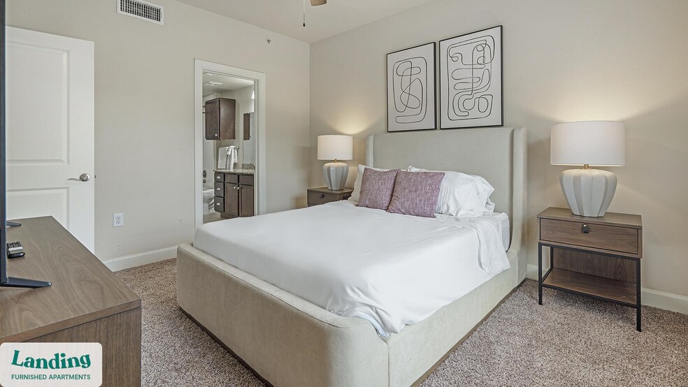 2745 Westpointe Dr unit 828.1405824, New Braunfels, TX 78132 - photo 1