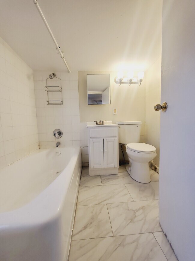 76 Pearsall Ave unit 3, Jersey City, NJ 07305 - photo 6