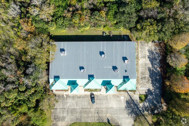 Fieldston Preparatory School has approximately 70 students.