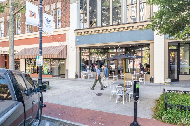 Downtown Macon is a lively area with historic sites, boutique shops, and diverse restaurants.