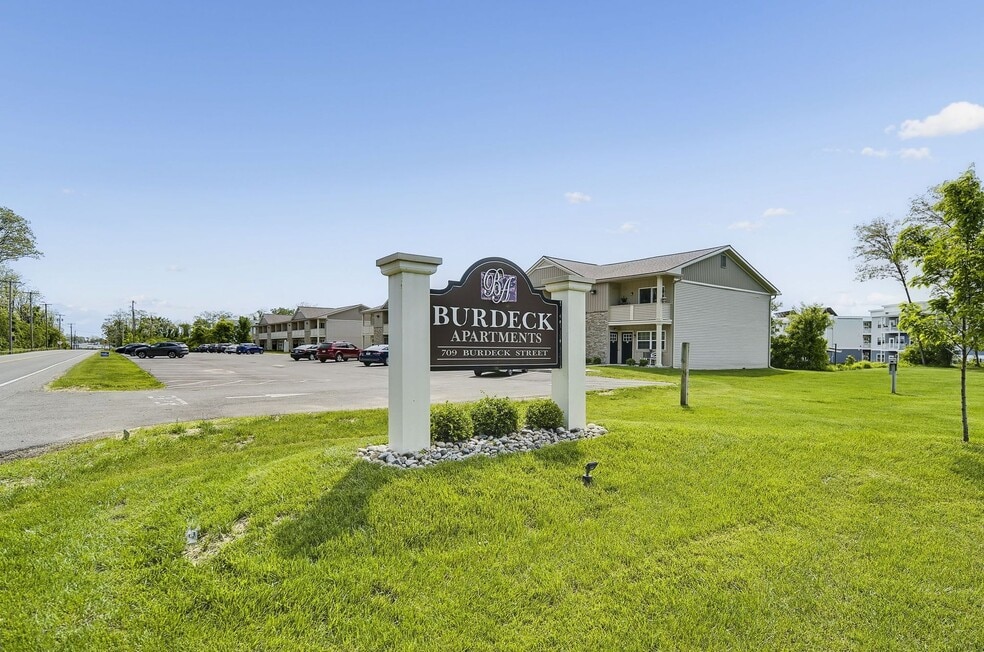 Burdeck Street Apartments