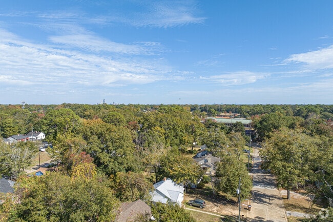 Woodlawn sits within the city boundaries of Mobile, AL.