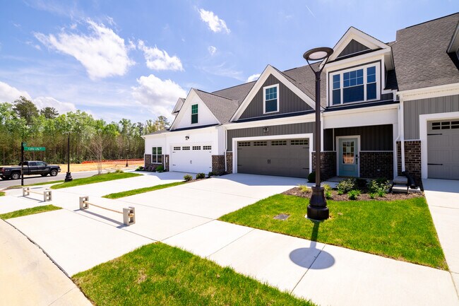 6702 Blue Iris Ln unit 36658327, Moseley, VA 23120 - photo 3