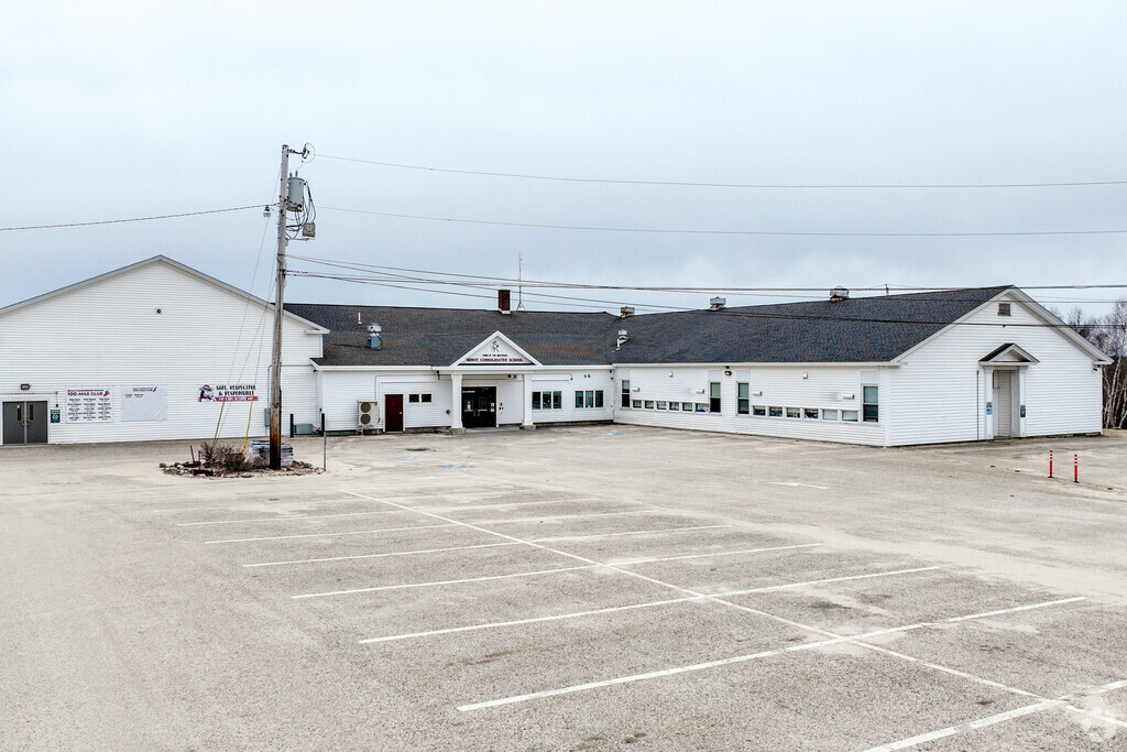 Minot Consolidated School serves the greater Minot community.