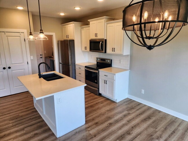 1603 Red Cedar Ln, Granger, IA 50109 - photo 6