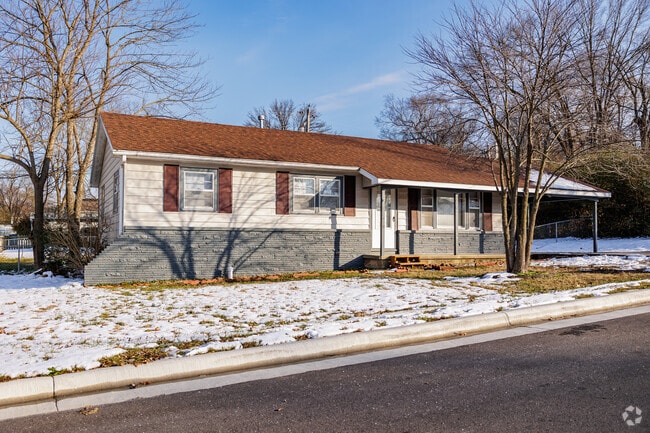 Mid-century, ranch style home come in a variety of sizes in Ozark.