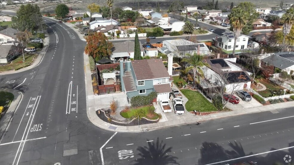 1817 Bluebell Dr, Livermore, CA 94551 - photo 2