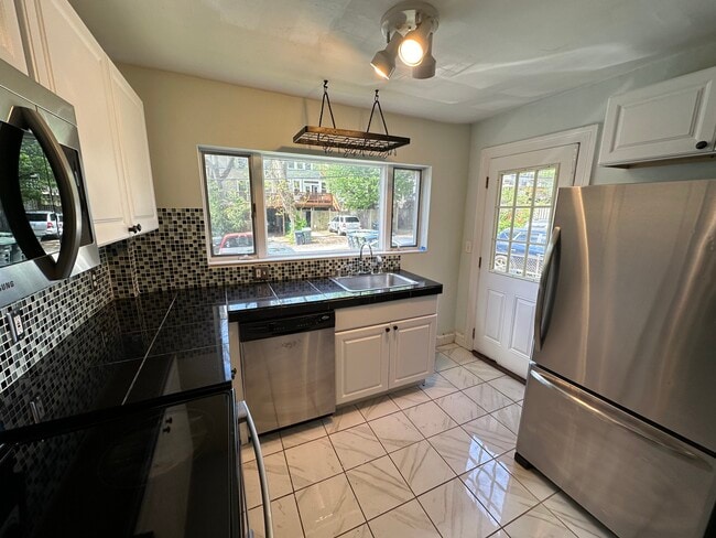 2250 Cathedral Ave NW unit 1, Washington, DC 20008 - photo 3