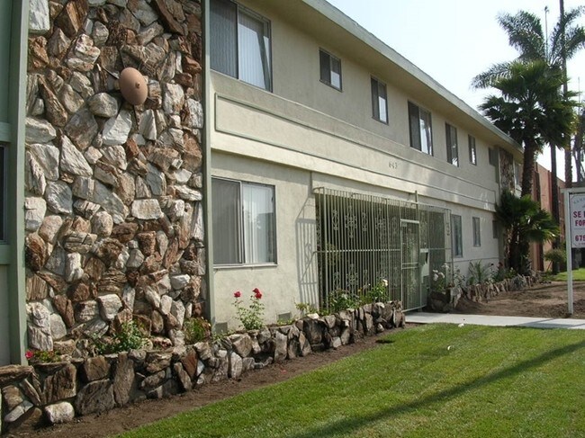 643 E 99th St, Inglewood, CA 90301 - photo 4