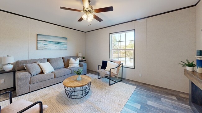 156 Wallace St, Interlachen, FL 32148 - photo 2