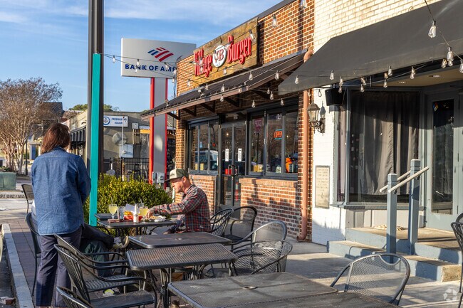 Smoke Rise has quick access to the shops and restaurants of neighboring downtown Tucker.