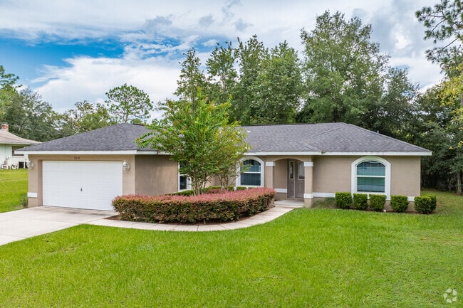 Inverness Highlands South residents take pride in their homes landscaping.