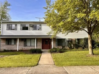 470 Echo Ln Unit B, Aurora, IL 60504