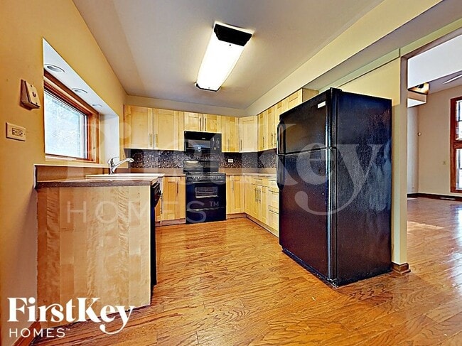 2615 Moss Ln, Aurora, IL 60504 - photo 5