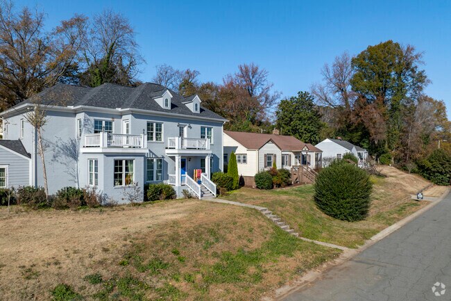 Home sizes and prices vary throughout the neighborhood streets of Westover Hills