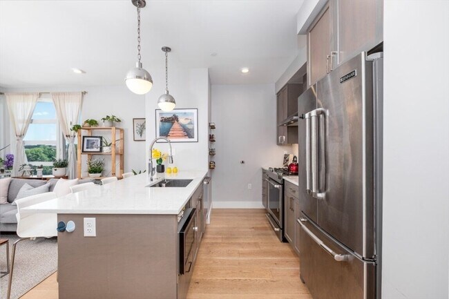 1691 Commonwealth Ave unit 402, Brighton, MA 02135 - photo 4