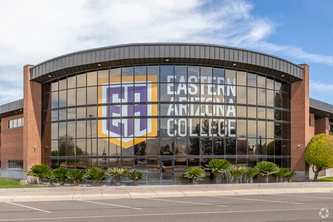 Safford offers a quick commute to Eastern Arizona College in nearby Thatcher.