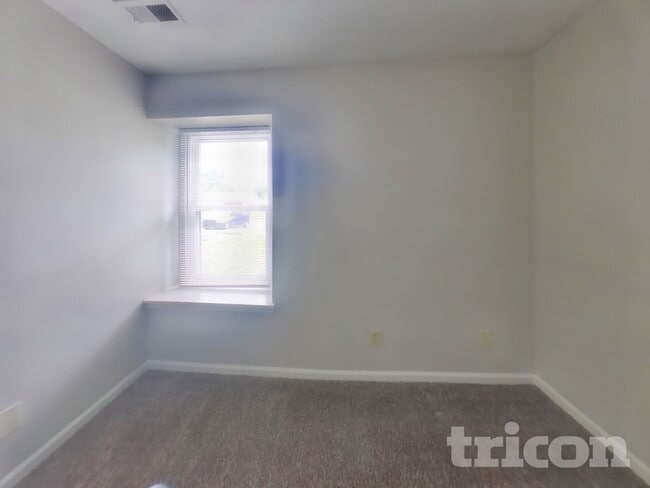 5220 Tamarisk Ct, Indianapolis, IN 46237 - photo 7