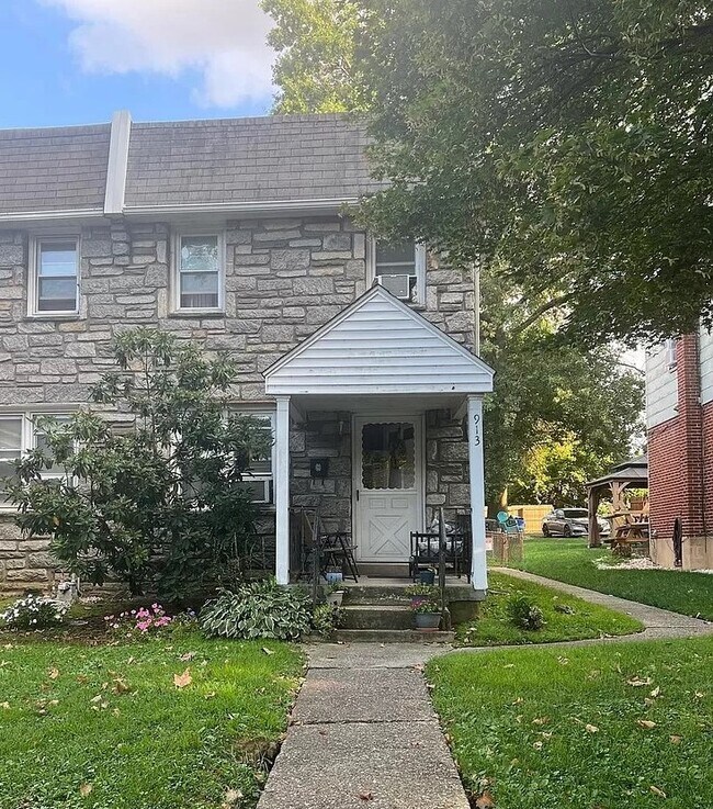 913 E 21st St, Chester, PA 19013