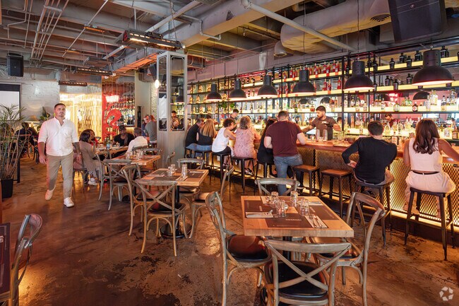 Negroni Weston restaurant has a great atmosphere and spacious seating near The Springs.