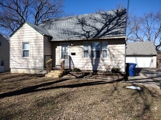 5813 New York Ave, Des Moines, IA 50322