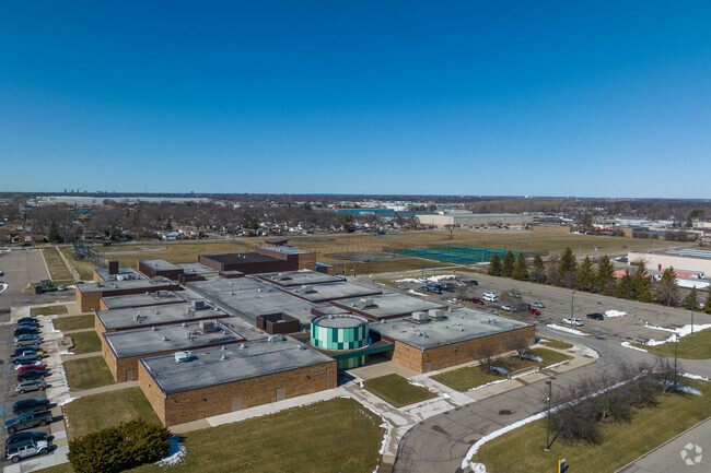 Chatterton Middle School has a student to teacher ratio of 17 to 1.