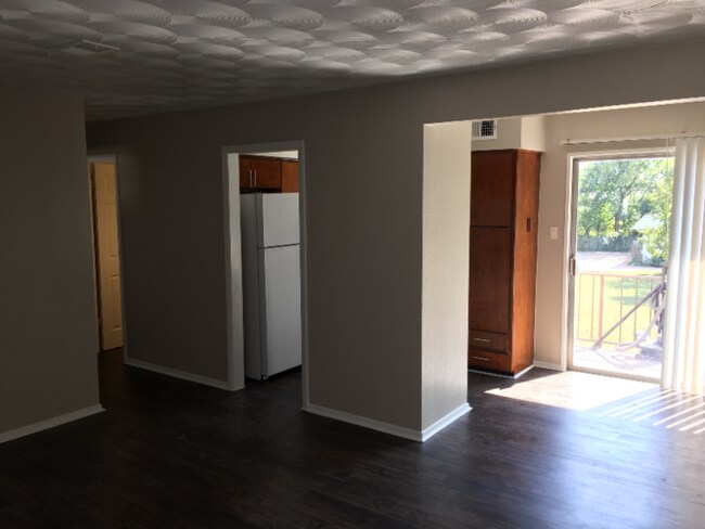 222 S Hampton Rd unit 204, de Soto, TX 75115 - photo 6