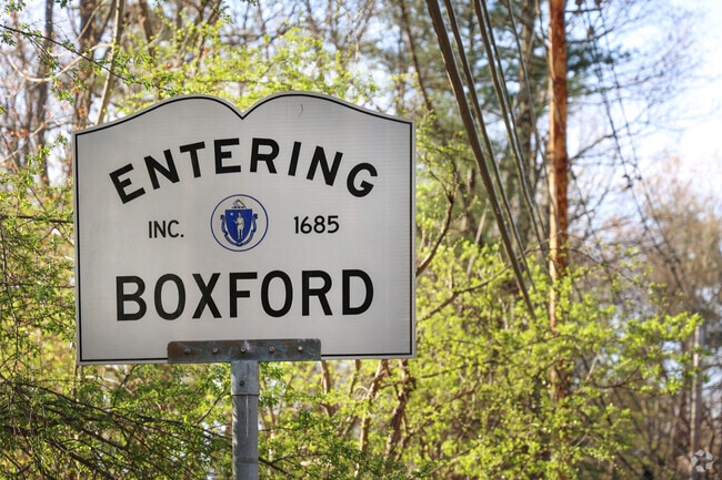 A sign welcomes visitors to the beautiful town of Boxford.