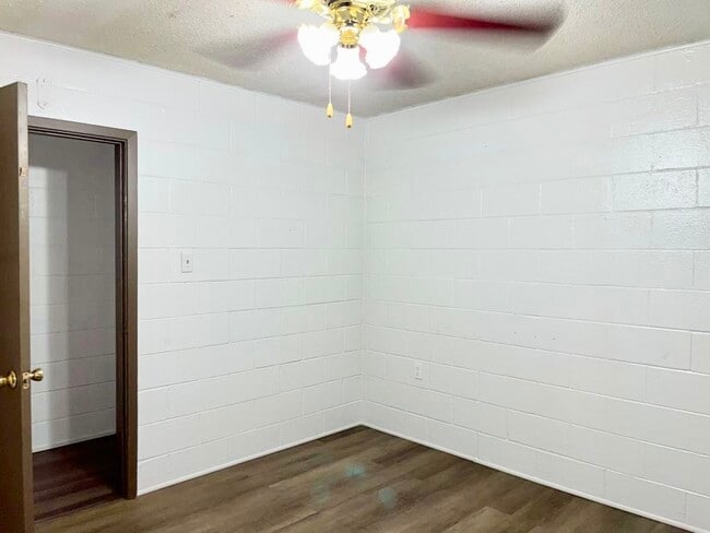 704 S 25th St, McAllen, TX 78501 - photo 7