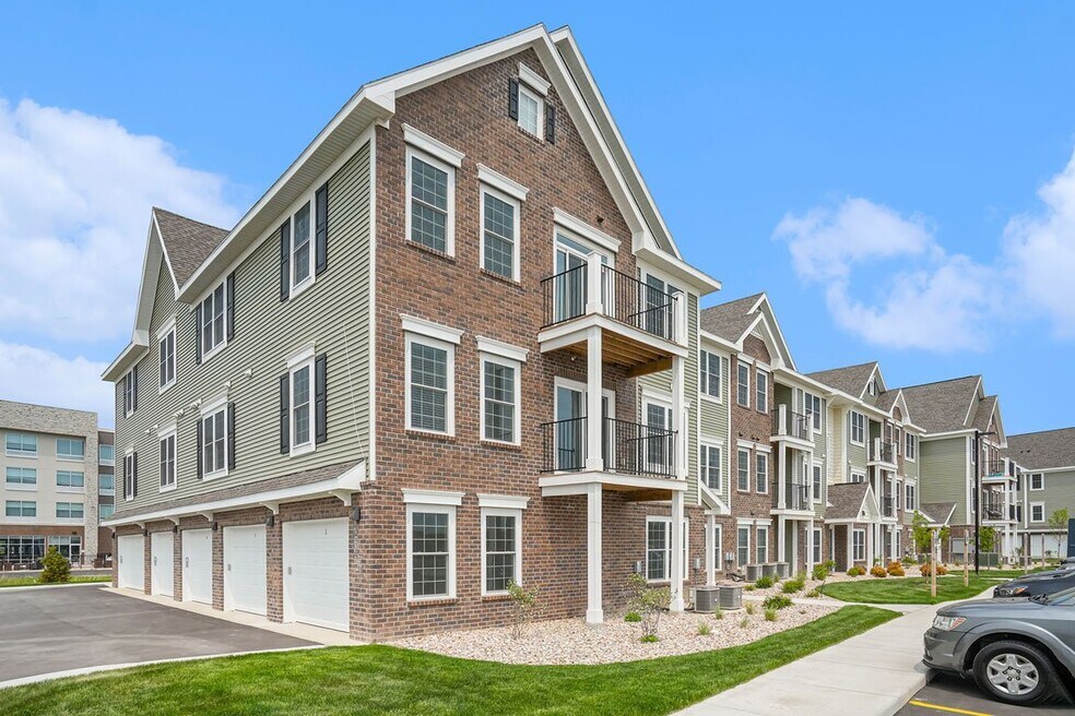 Meadowbrooke Apartment Homes 5012 Verdure Pkwy, Grand Rapids, MI