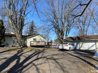 8493 N Roanoke Rd, Roanoke, IN 46783