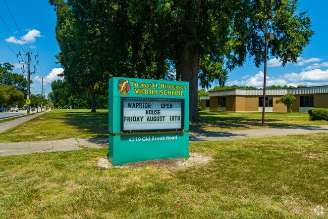 Henderson Middle serves Highland Park students in 6th- 8th grades.