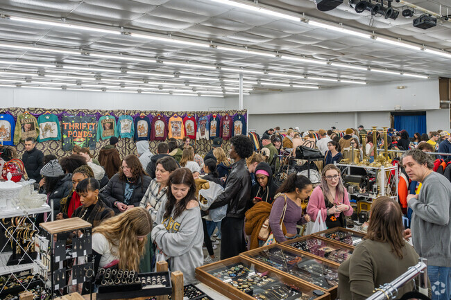 High Hampton's Ohio Vintage Fest features dozens of vintage vendors.