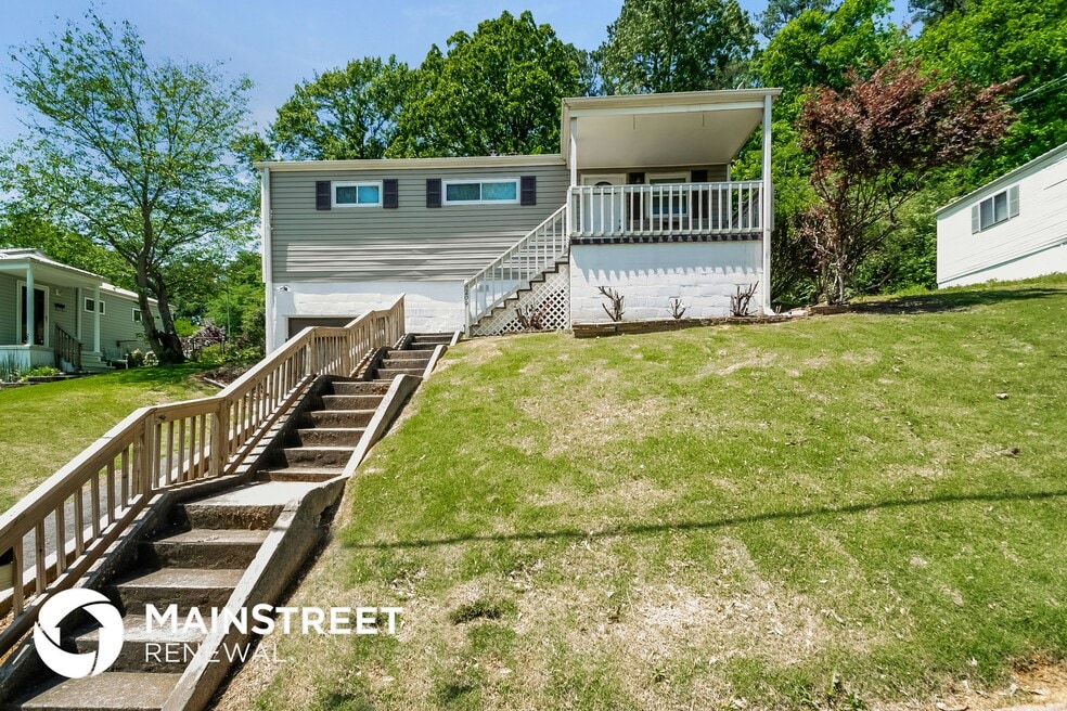 209 Pine St, Bessemer, AL 35023 - photo 1