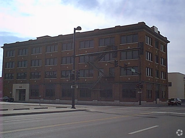The Arnold, Wichita, KS 67202 - photo 2